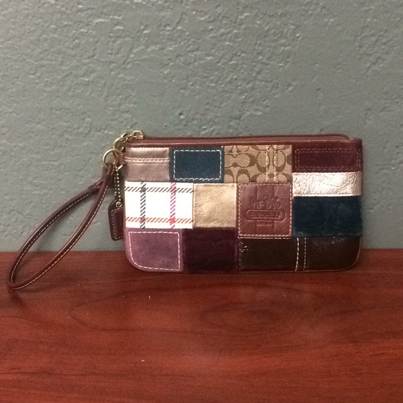 Coach Wristlet - Picture 1 of 4